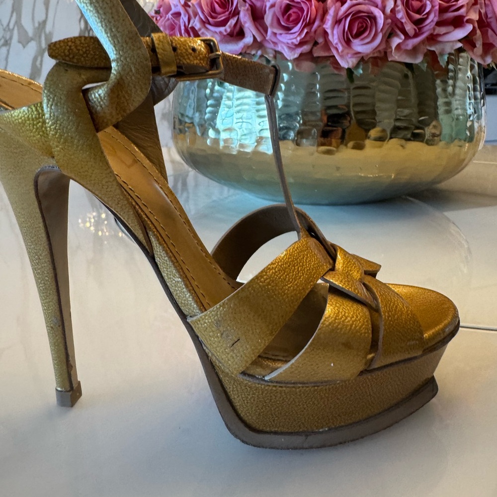 Yves Saint Laurent tribute antique patent Gold platform heels - Picture 7 of 7
